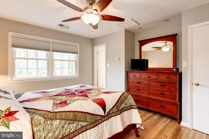 526 Poplar Dr, Falls Church, Virginia 22046