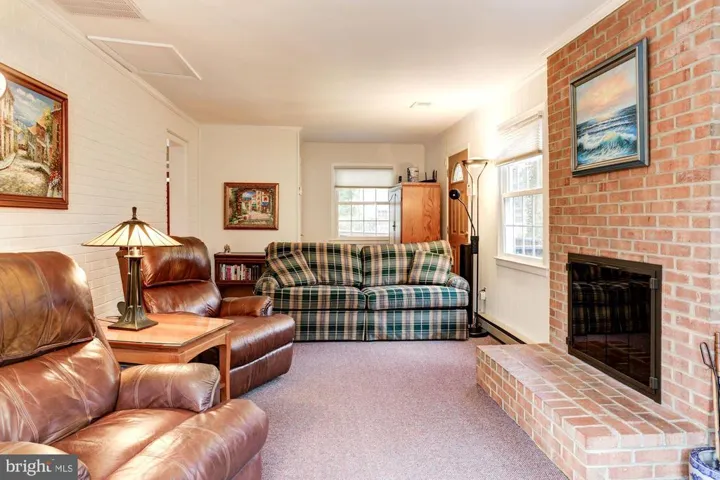 526 Poplar Dr, Falls Church, Virginia 22046