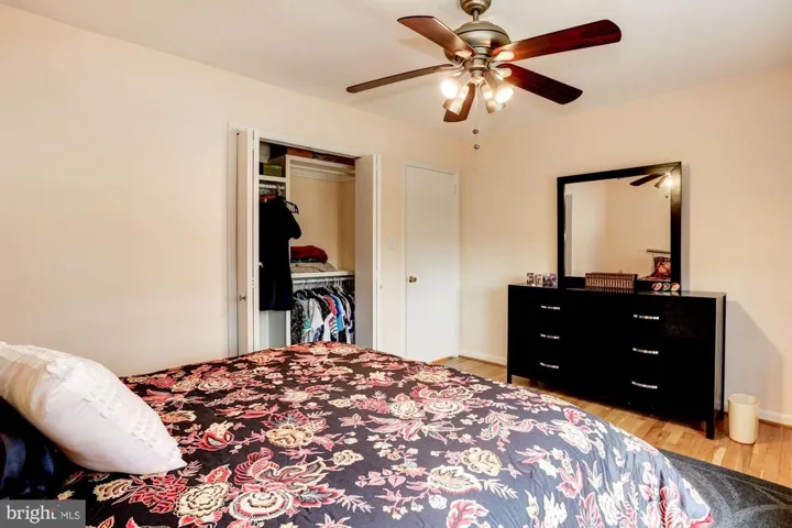 526 Poplar Dr, Falls Church, Virginia 22046