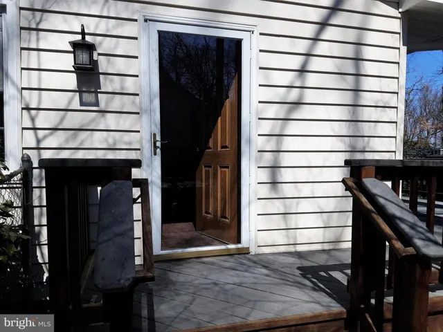 526 Poplar Dr, Falls Church, Virginia 22046