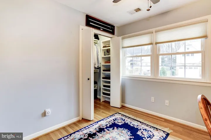 526 Poplar Dr, Falls Church, Virginia 22046