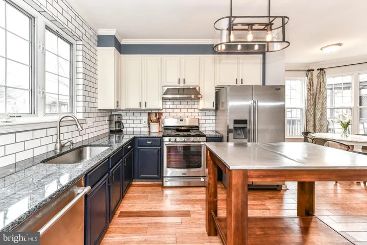 43090 Corcoran Ln, Chantilly, Virginia 20152