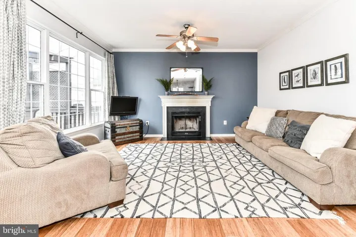 43090 Corcoran Ln, Chantilly, Virginia 20152