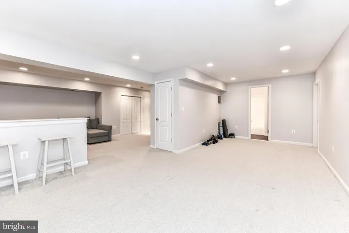 43090 Corcoran Ln, Chantilly, Virginia 20152