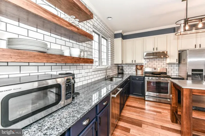 43090 Corcoran Ln, Chantilly, Virginia 20152