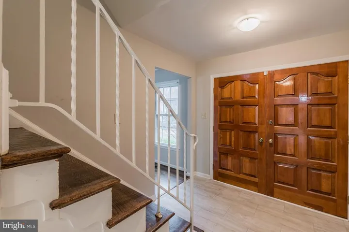 9407 Wallingford Dr, Burke, Virginia 22015