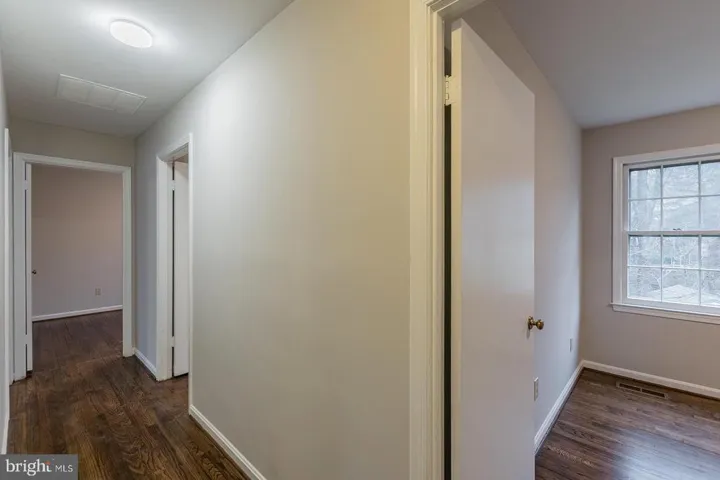 9407 Wallingford Dr, Burke, Virginia 22015