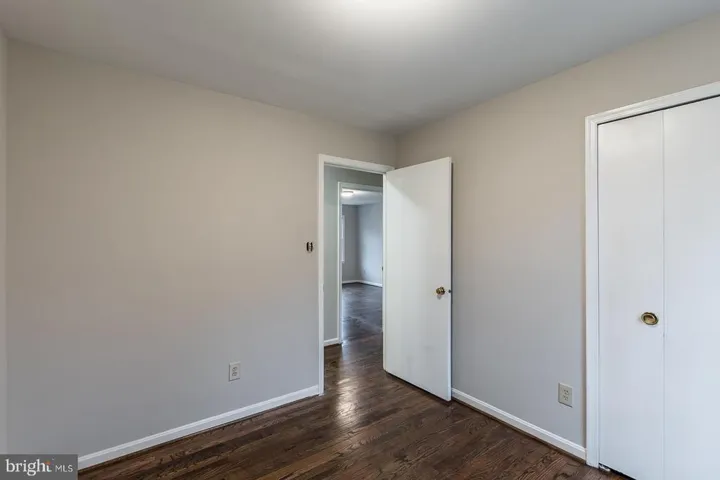 9407 Wallingford Dr, Burke, Virginia 22015
