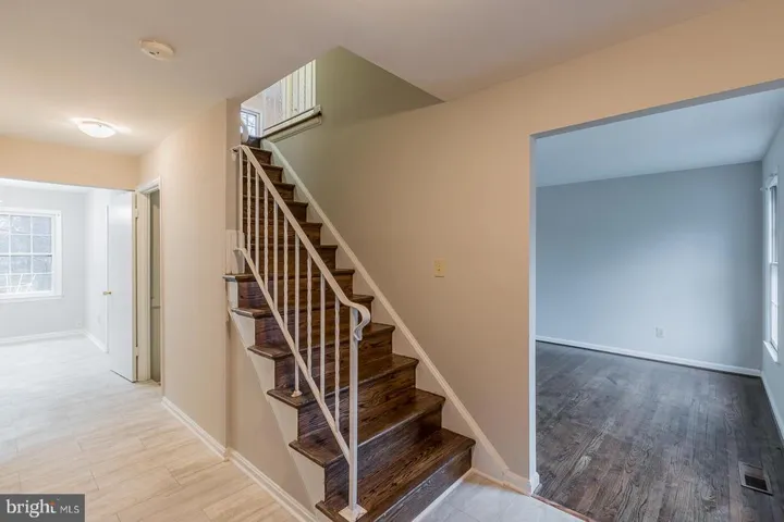 9407 Wallingford Dr, Burke, Virginia 22015