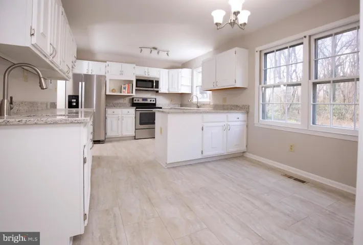 9407 Wallingford Dr, Burke, Virginia 22015