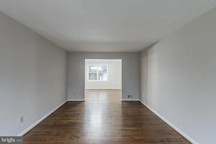 9407 Wallingford Dr, Burke, Virginia 22015