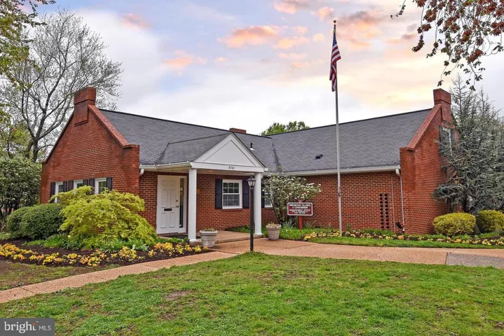 2829 S Abingdon St #b, Arlington, Virginia 22206