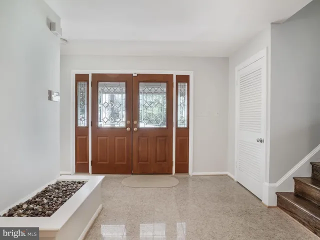 9138 Leghorn Pl, Fairfax, Virginia 22031