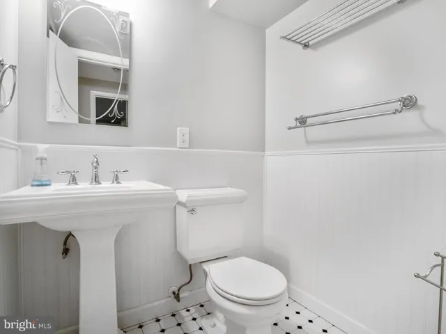 9138 Leghorn Pl, Fairfax, Virginia 22031