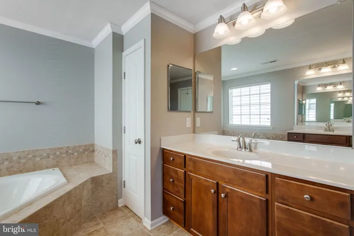 16828 Adrift Ct, Woodbridge, Virginia 22191