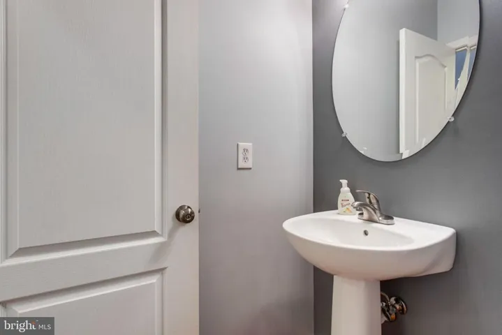 16828 Adrift Ct, Woodbridge, Virginia 22191