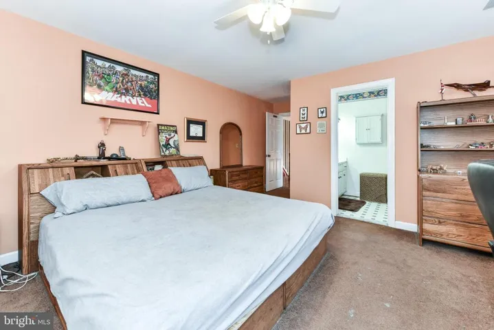 9425 Lakeside Dr, Vienna, Virginia 22182