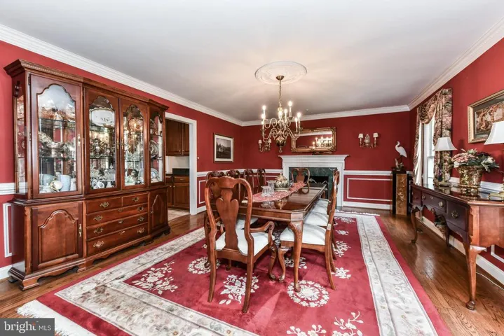 9425 Lakeside Dr, Vienna, Virginia 22182