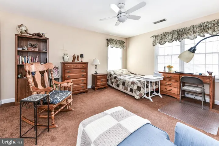 9425 Lakeside Dr, Vienna, Virginia 22182