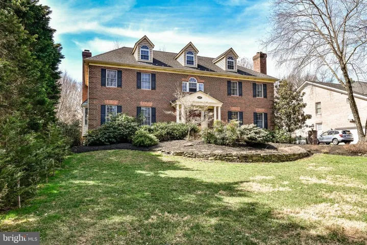 9425 Lakeside Dr, Vienna, Virginia 22182