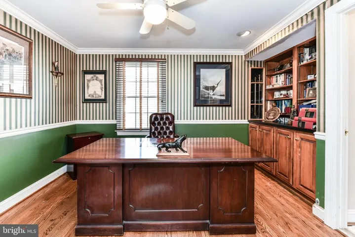 9425 Lakeside Dr, Vienna, Virginia 22182