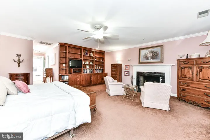 9425 Lakeside Dr, Vienna, Virginia 22182