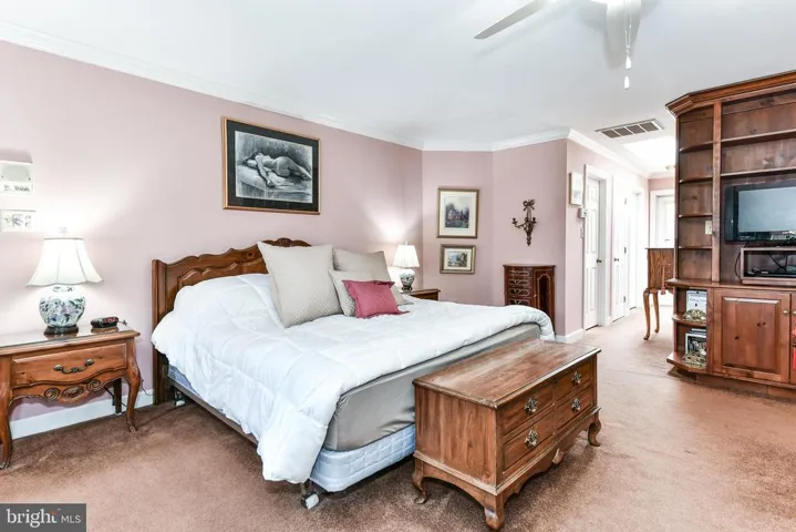 9425 Lakeside Dr, Vienna, Virginia 22182