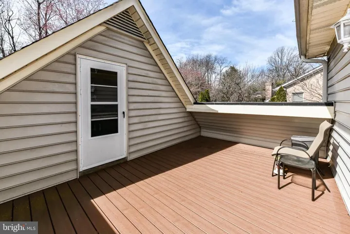 9425 Lakeside Dr, Vienna, Virginia 22182
