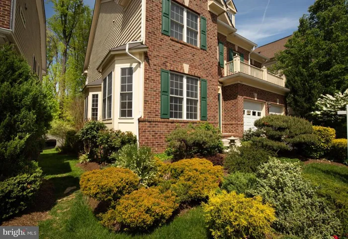 9198 Topaz St, Fairfax, Virginia 22031