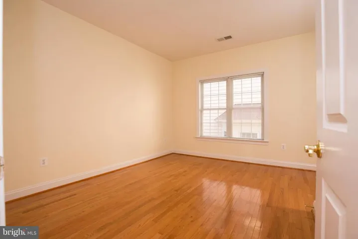 9198 Topaz St, Fairfax, Virginia 22031