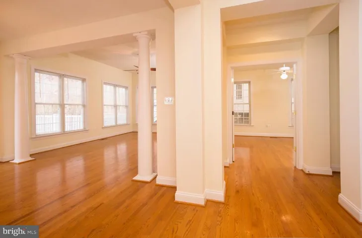 9198 Topaz St, Fairfax, Virginia 22031