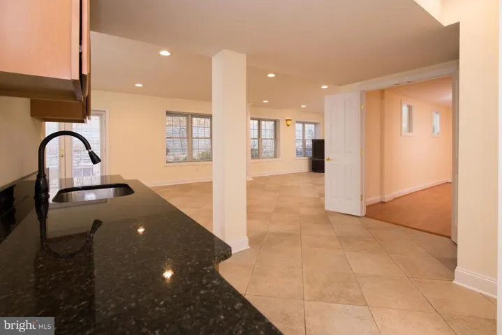 9198 Topaz St, Fairfax, Virginia 22031