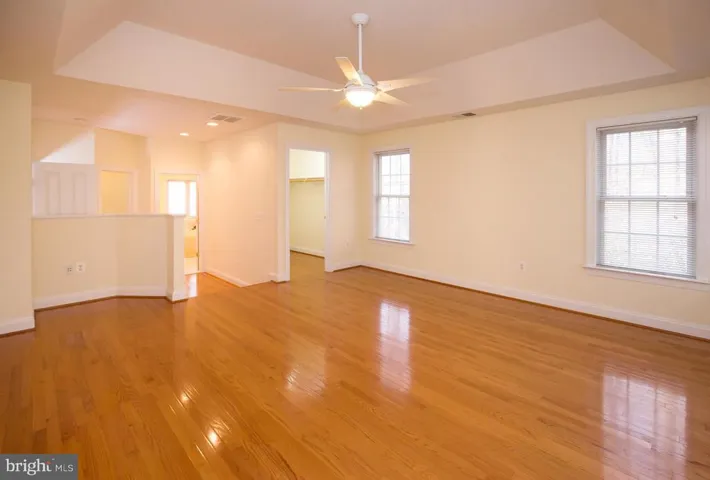 9198 Topaz St, Fairfax, Virginia 22031