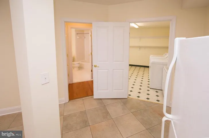 9198 Topaz St, Fairfax, Virginia 22031