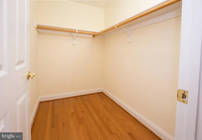 9198 Topaz St, Fairfax, Virginia 22031