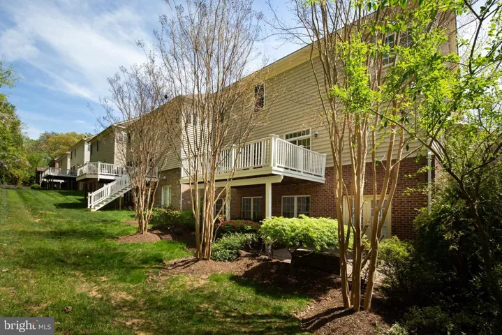 9198 Topaz St, Fairfax, Virginia 22031