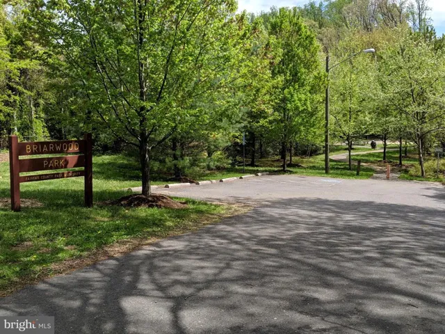 9198 Topaz St, Fairfax, Virginia 22031