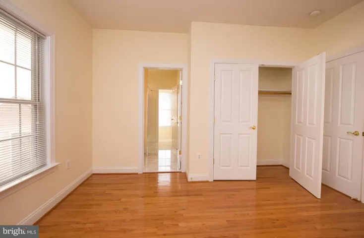 9198 Topaz St, Fairfax, Virginia 22031