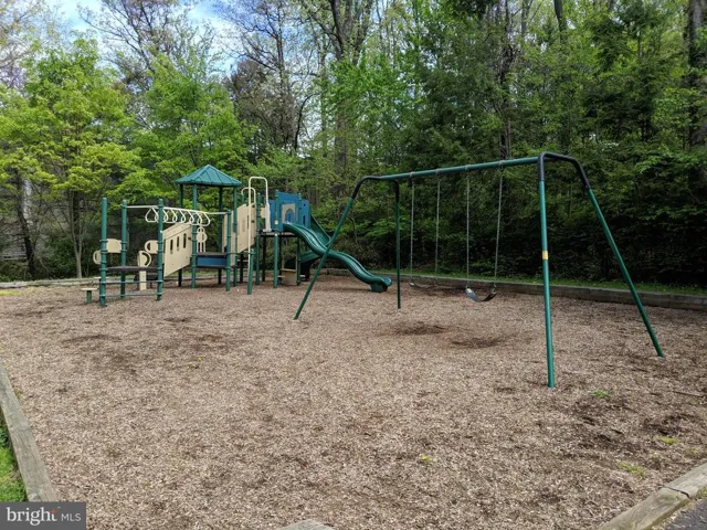 9198 Topaz St, Fairfax, Virginia 22031