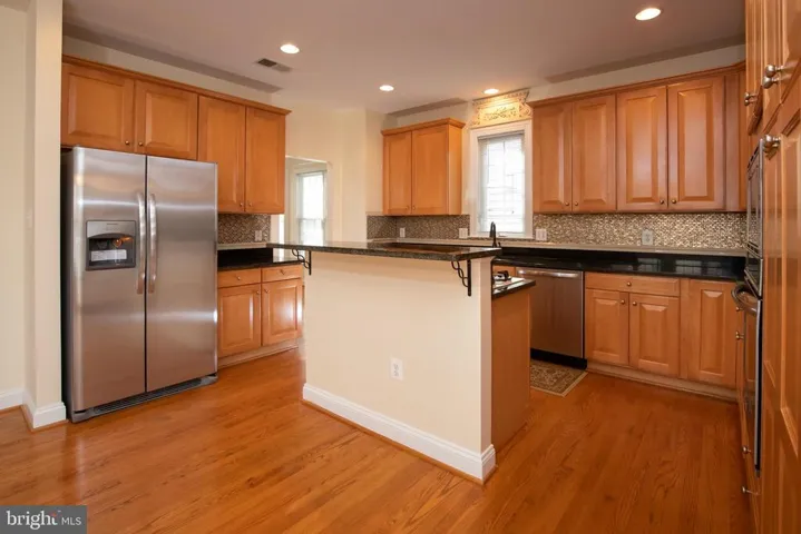 9198 Topaz St, Fairfax, Virginia 22031