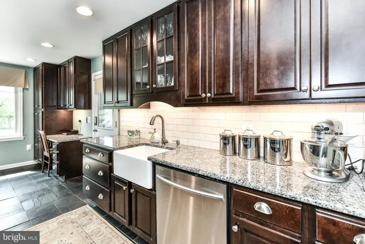 2412 Parkers Ln, Alexandria, Virginia 22306