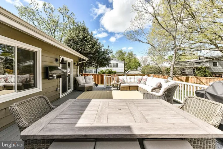 2412 Parkers Ln, Alexandria, Virginia 22306