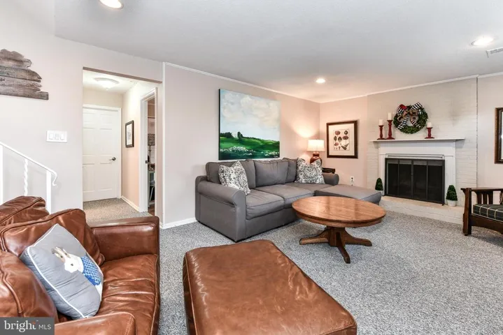 2412 Parkers Ln, Alexandria, Virginia 22306