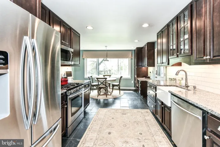 2412 Parkers Ln, Alexandria, Virginia 22306
