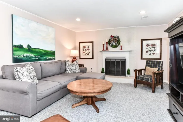 2412 Parkers Ln, Alexandria, Virginia 22306