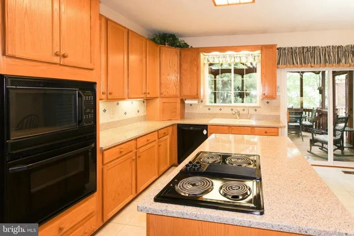 9312 Brandon St, Manassas Park, Virginia 20111