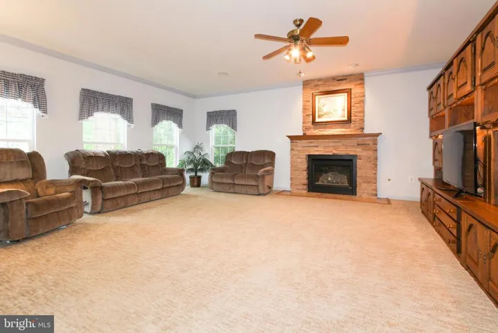 9312 Brandon St, Manassas Park, Virginia 20111