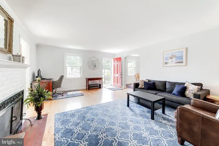 2427 N Roosevelt St, Arlington, Virginia 22207