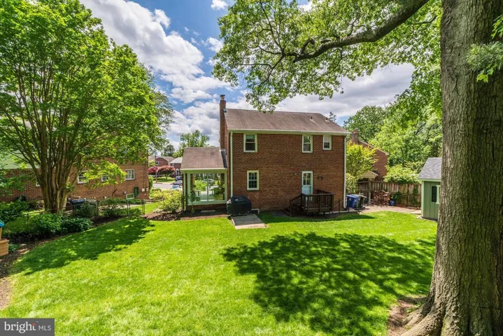 2427 N Roosevelt St, Arlington, Virginia 22207