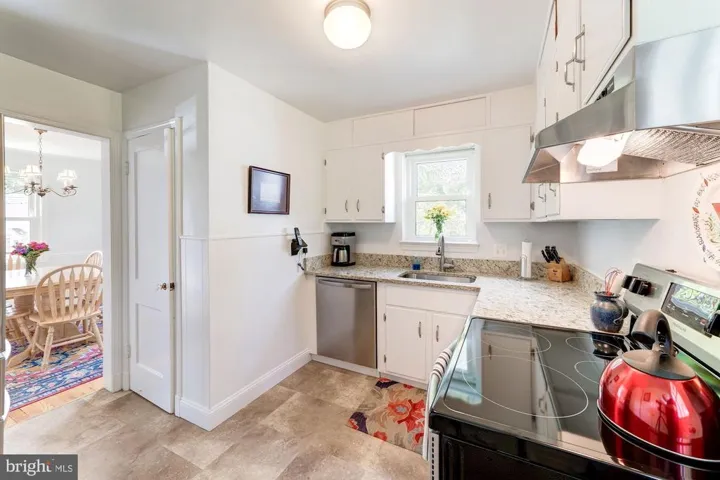 2427 N Roosevelt St, Arlington, Virginia 22207